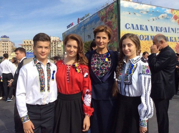 Наряды Марины Порошенко от украинских дизайнеров Наряды Марины Порошенко от украинских дизайнеров