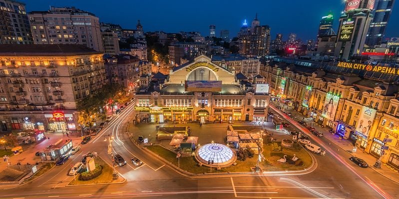 Все дороги ведут на Бессарабку. Фастфуд на главном рынке города Все дороги ведут на Бессарабку. Фастфуд на главном рынке города