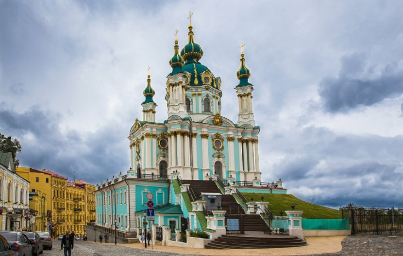 Купити красуню: Андріївська церква у фарбах, хрестиках та стразах Купити красуню: Андріївська церква у фарбах, хрестиках та стразах