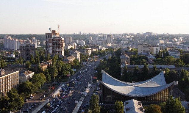 Плов, помазанки та довгі сніданки. Де поїсти на Дружби Народів Плов, помазанки та довгі сніданки. Де поїсти на Дружби Народів