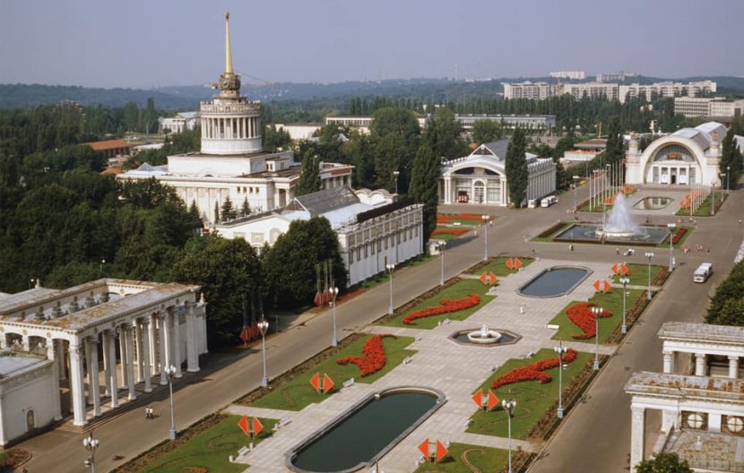 Підземелля, пальми, дах: 6 таємних фактів про екскурсії на ВДНГ Підземелля, пальми, дах: 6 таємних фактів про екскурсії на ВДНГ