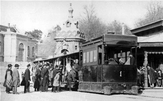 Паровой трамвай на Царской пл. 1892